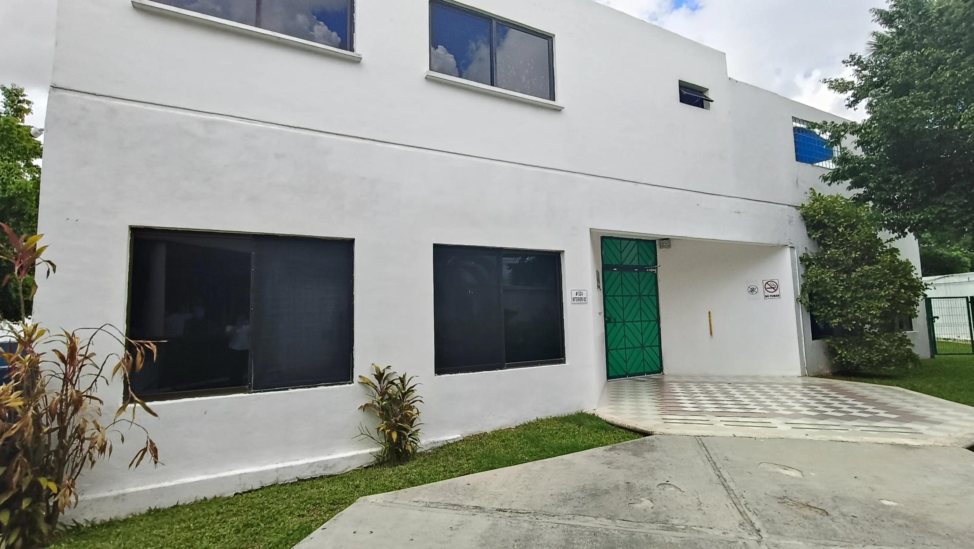 Acceso principal al preescolar EDAI