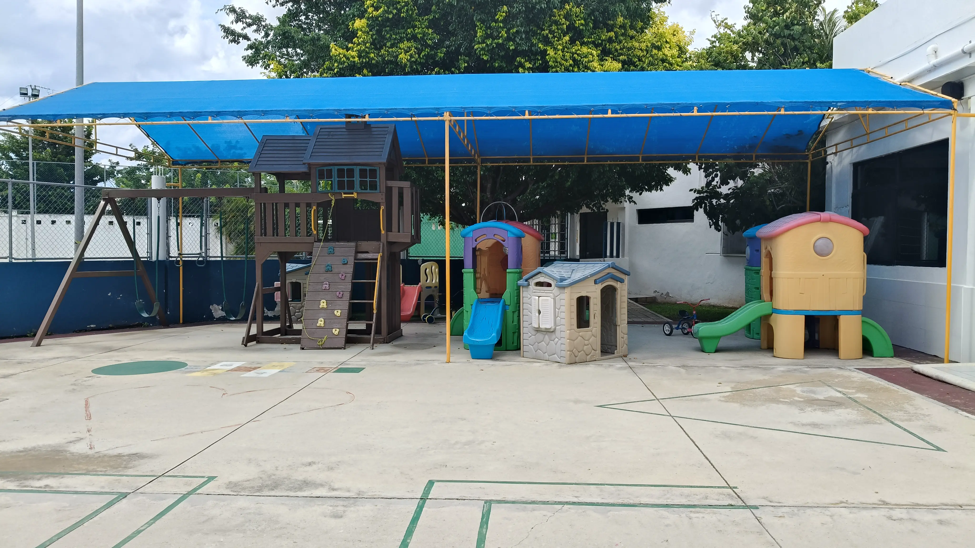 Área de juegos del preescolar EDAI, parte 1